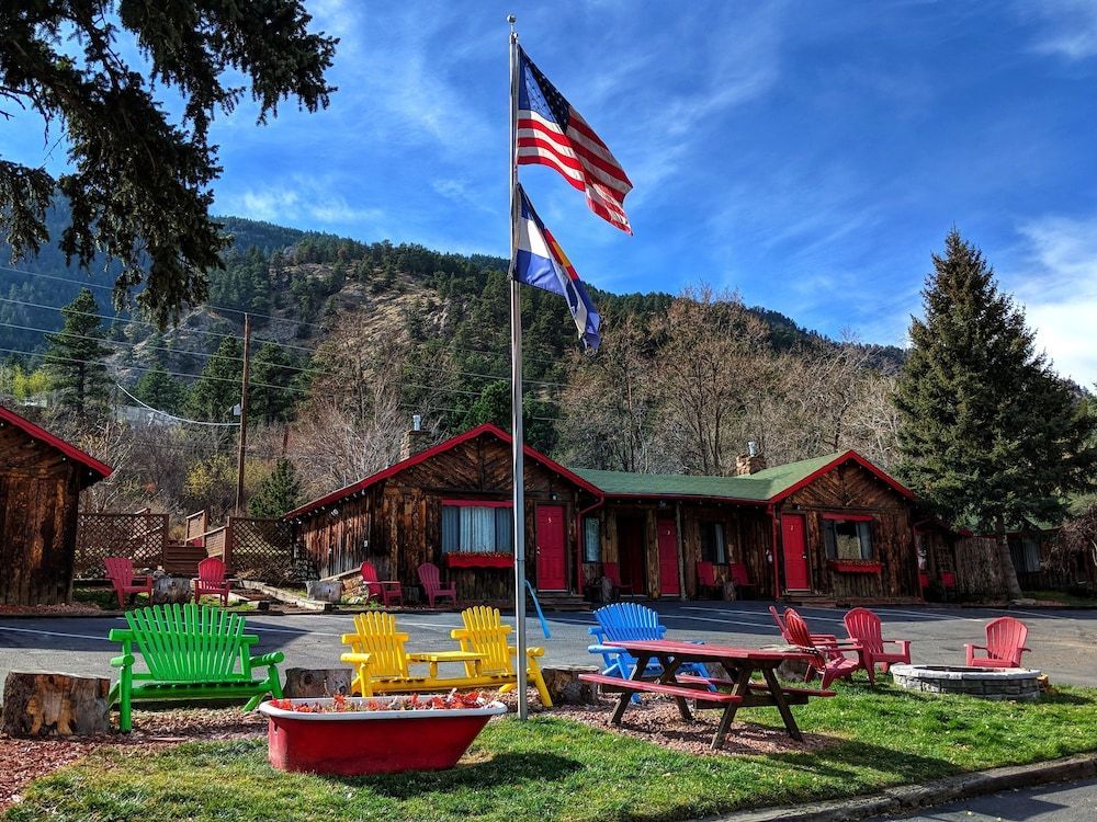Foot of the Mountain Motel 1