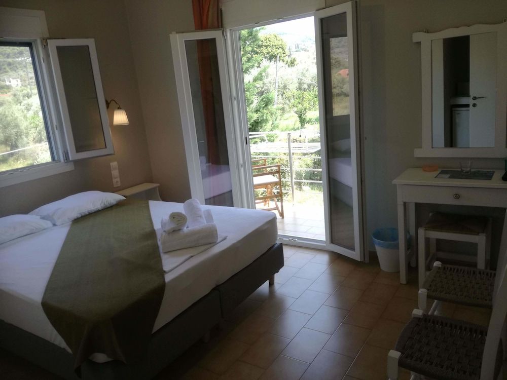 Rastoni Guest House Skopelos 1