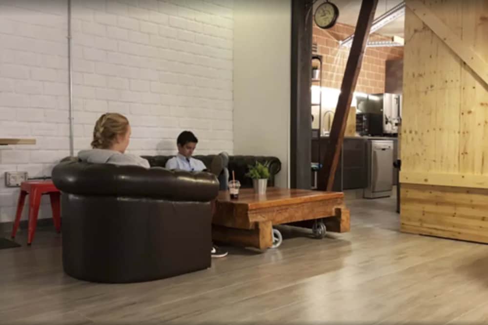 Far Home Atocha 1