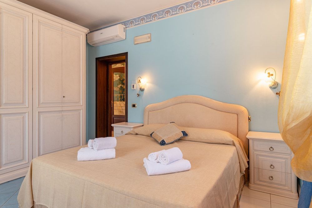 Lucca Franco's Villa 2