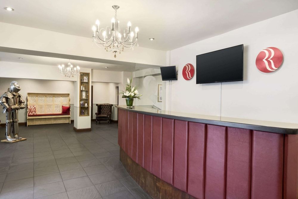 Cwrt Bleddyn Hotel & Spa 2