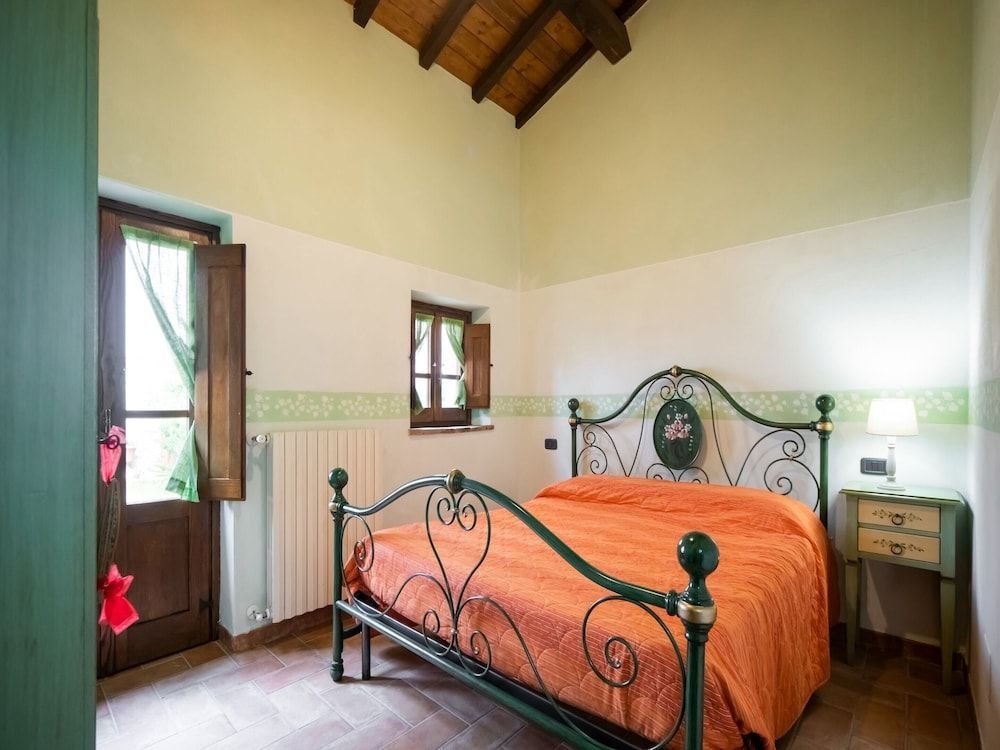 Farmhouse in Città di Castello with Pool 2
