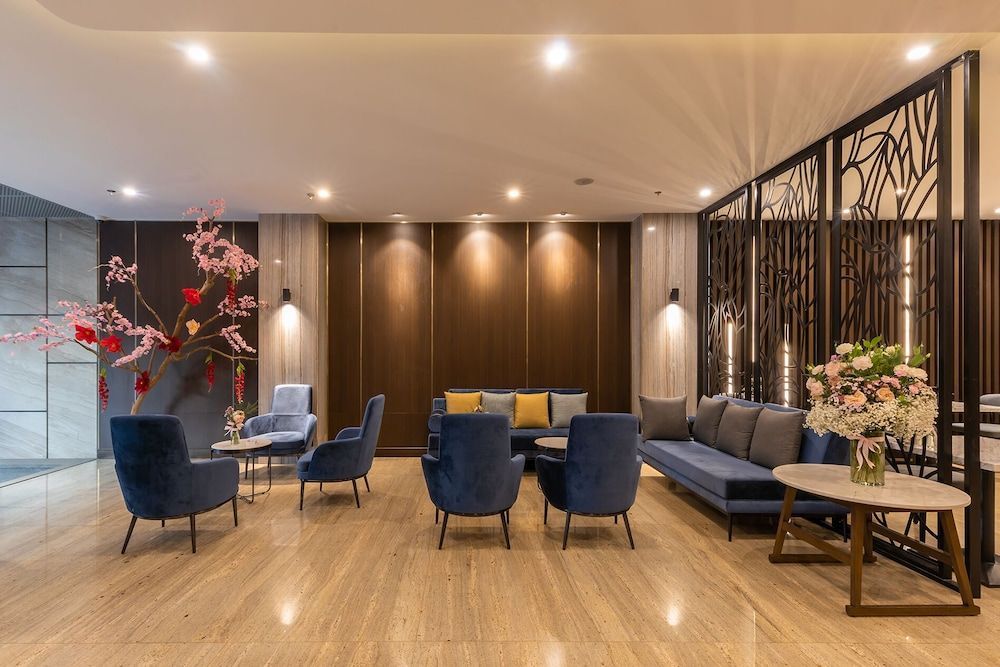 Nhat Ha Lavish Hotel 2