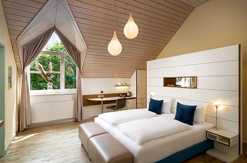 Flussbett Hotel 2