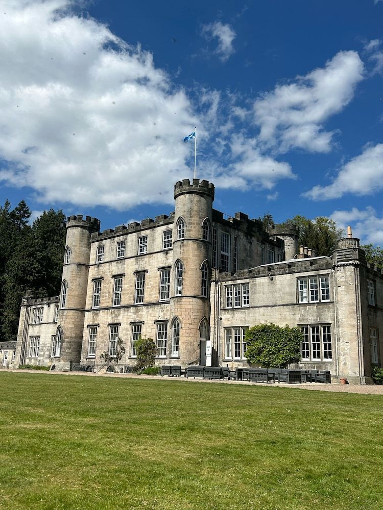 Melville Castle Hotel 1