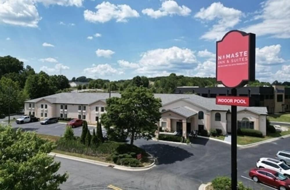 Namaste Inn & Suites Dawsonville 1