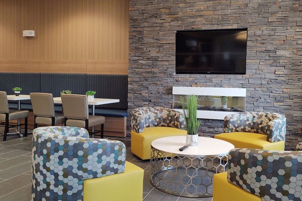 Microtel Inn & Suites by Wyndham Liberty/NE Kansas City Area 2