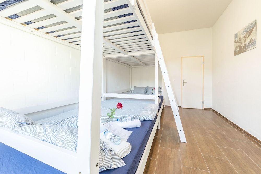 YELLOW INN- Simple Rooms and Easy Parking direkt bei der OLMA nahe HSG und Spital 2
