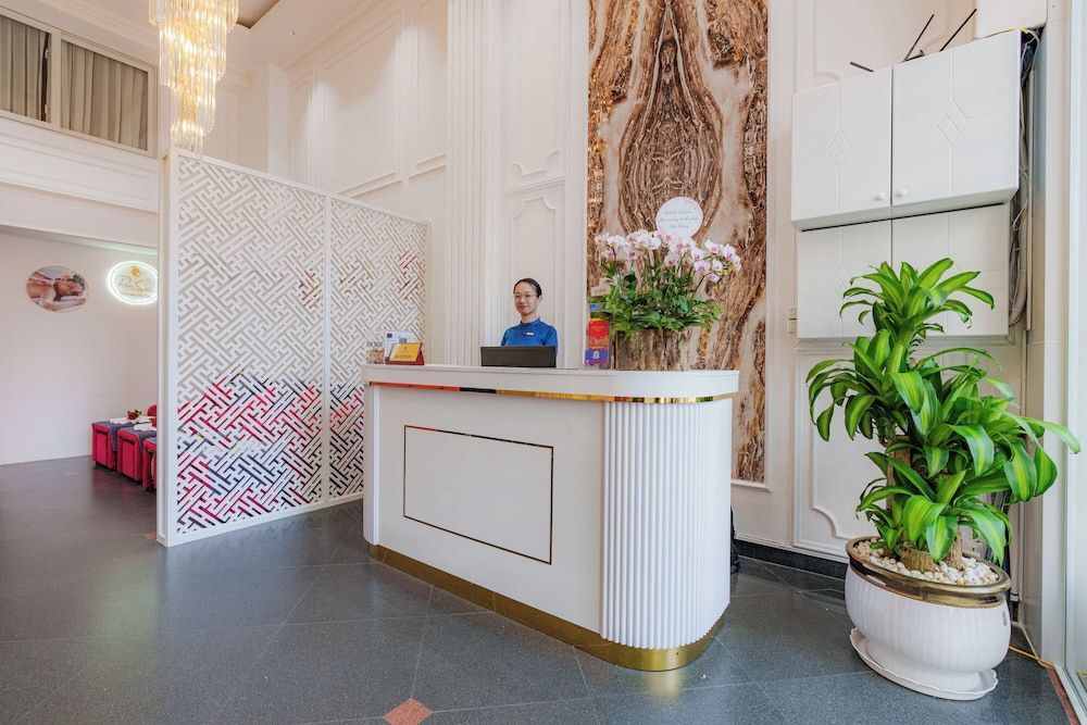 Salute Saigon Hotel and Spa 1