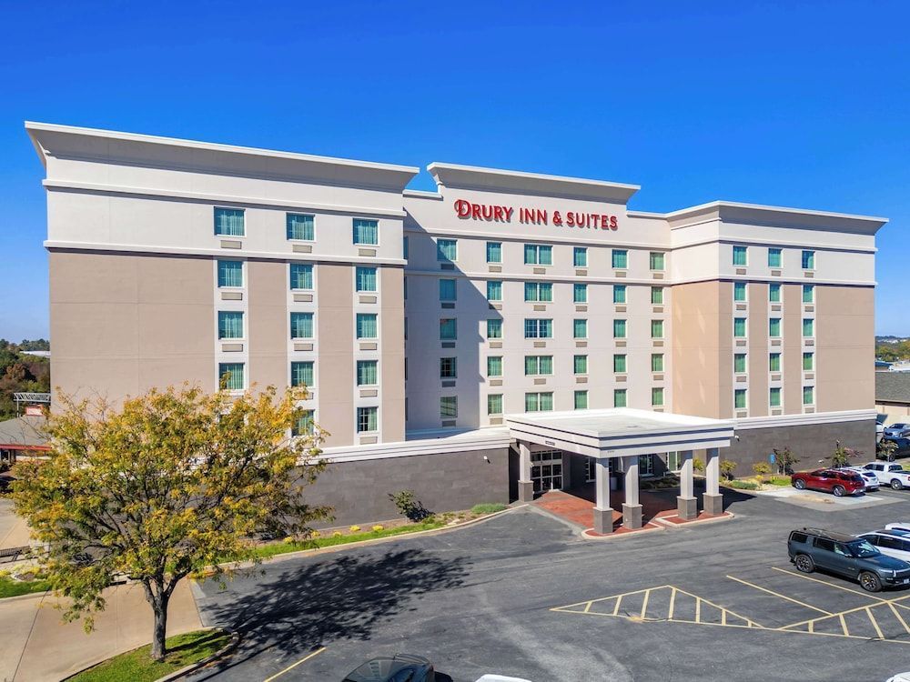 Drury Inn & Suites St. Louis Arnold 1