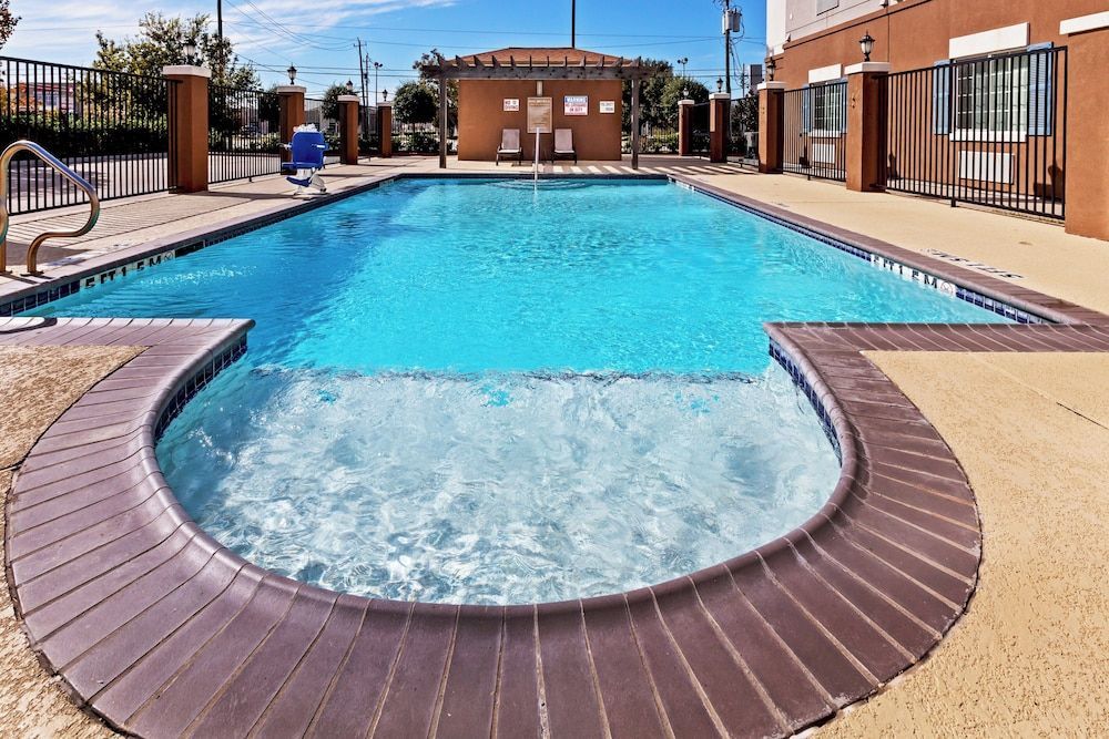 Candlewood Suites BAYTOWN by IHG 1