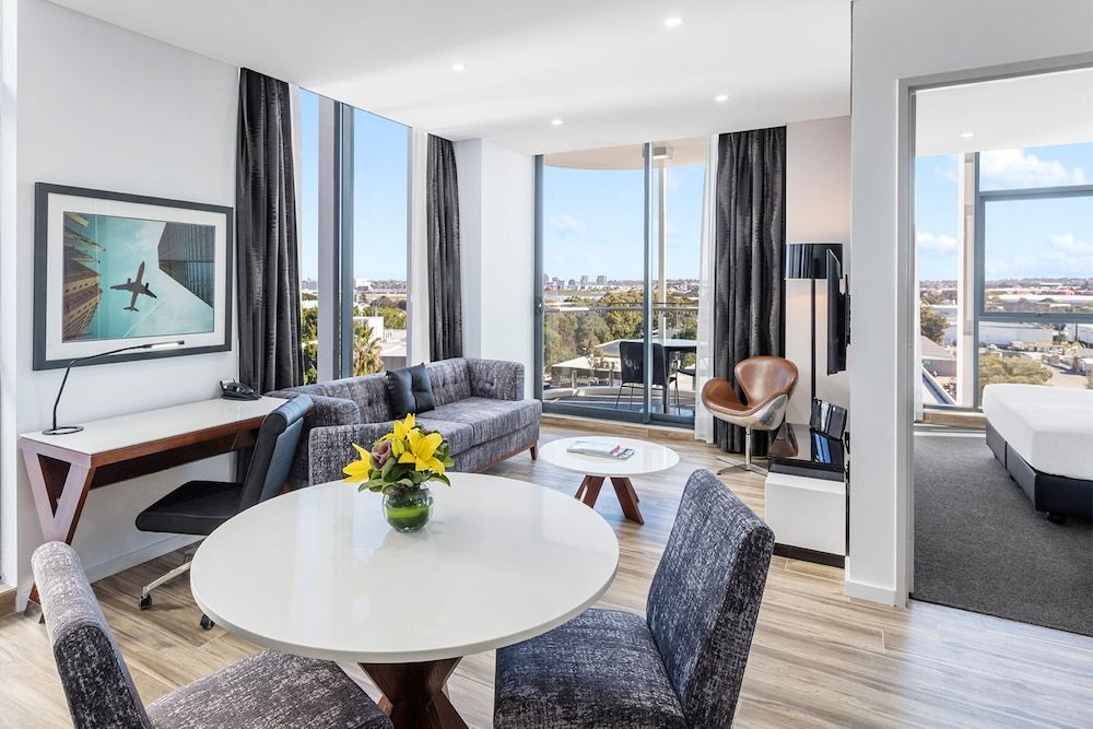 Meriton Suites Mascot Central 1