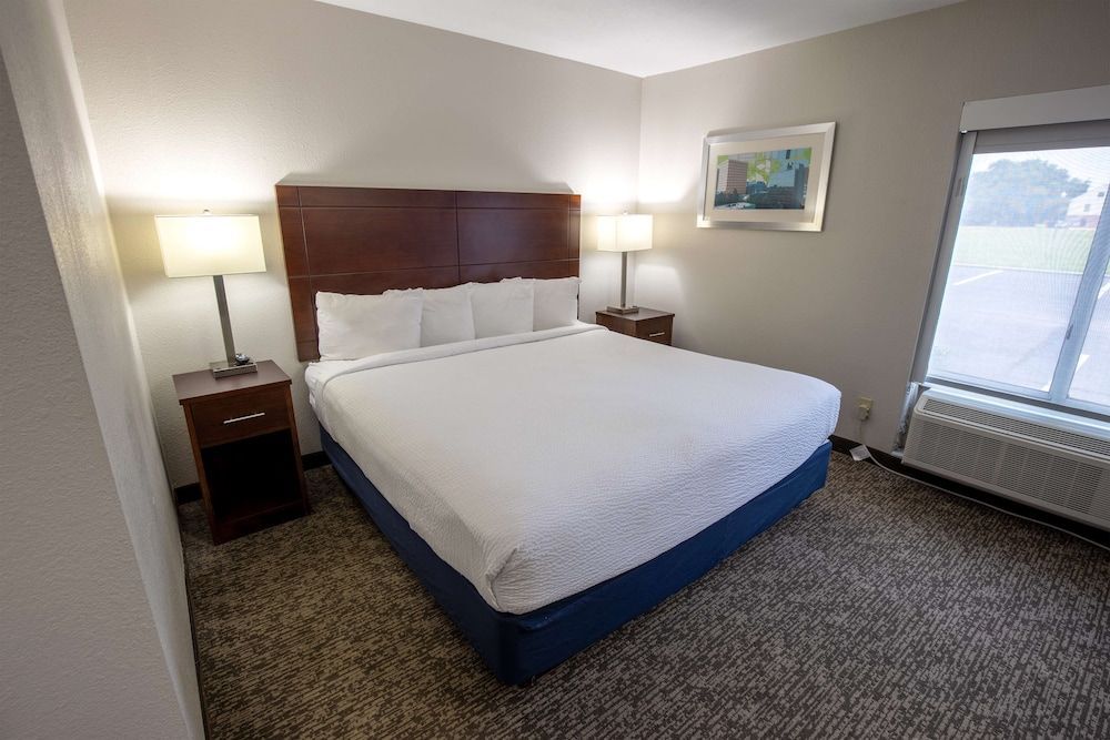 Best Western Plus Lafayette Vermilion River Inn & Suites 1