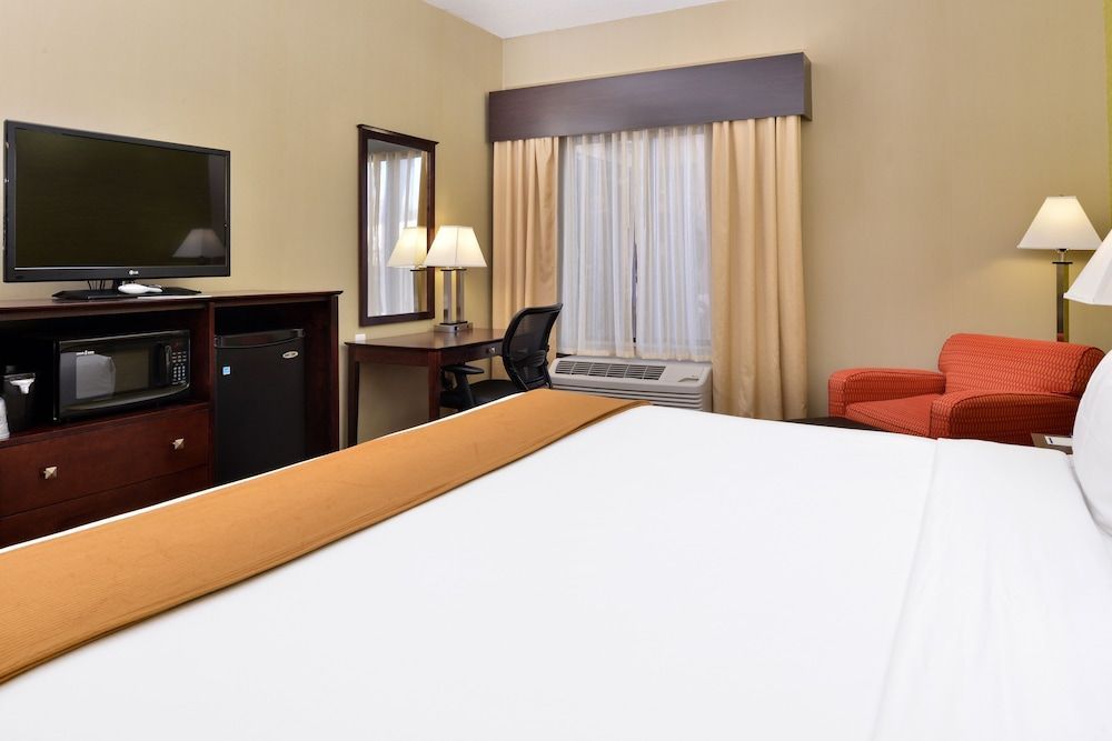 Holiday Inn Express & Suites INDIANAPOLIS W - AIRPORT AREA by IHG 1