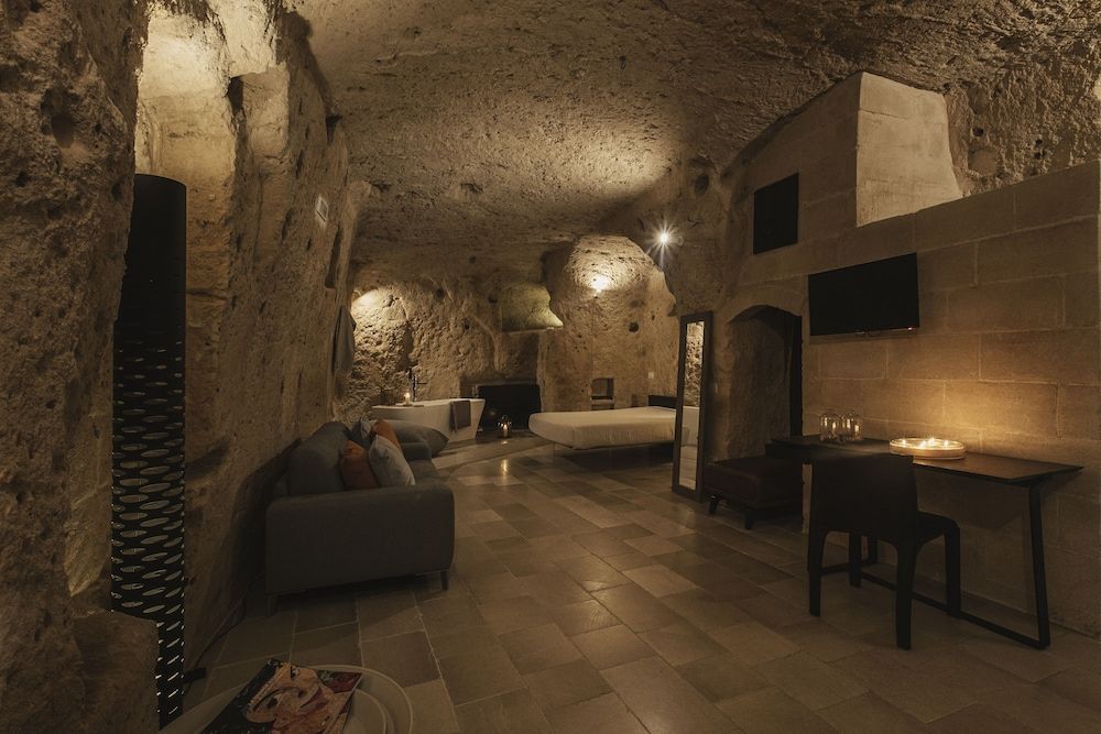 Aque cave 2