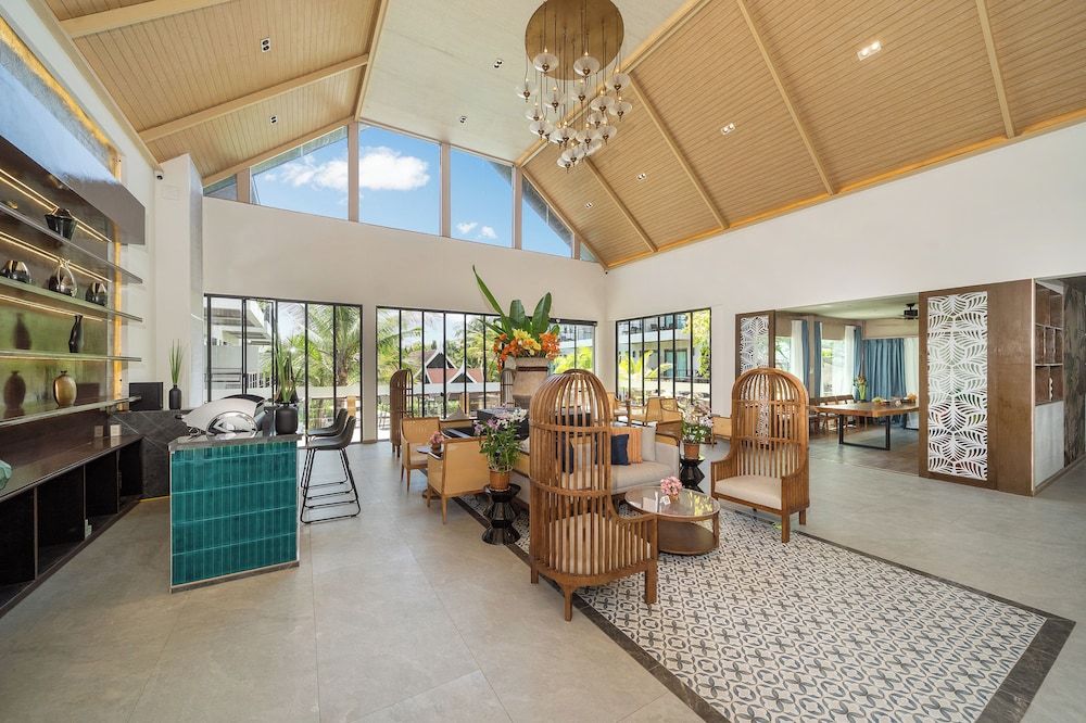 Howard Johnson by Wyndham Phuket Naiyang 2