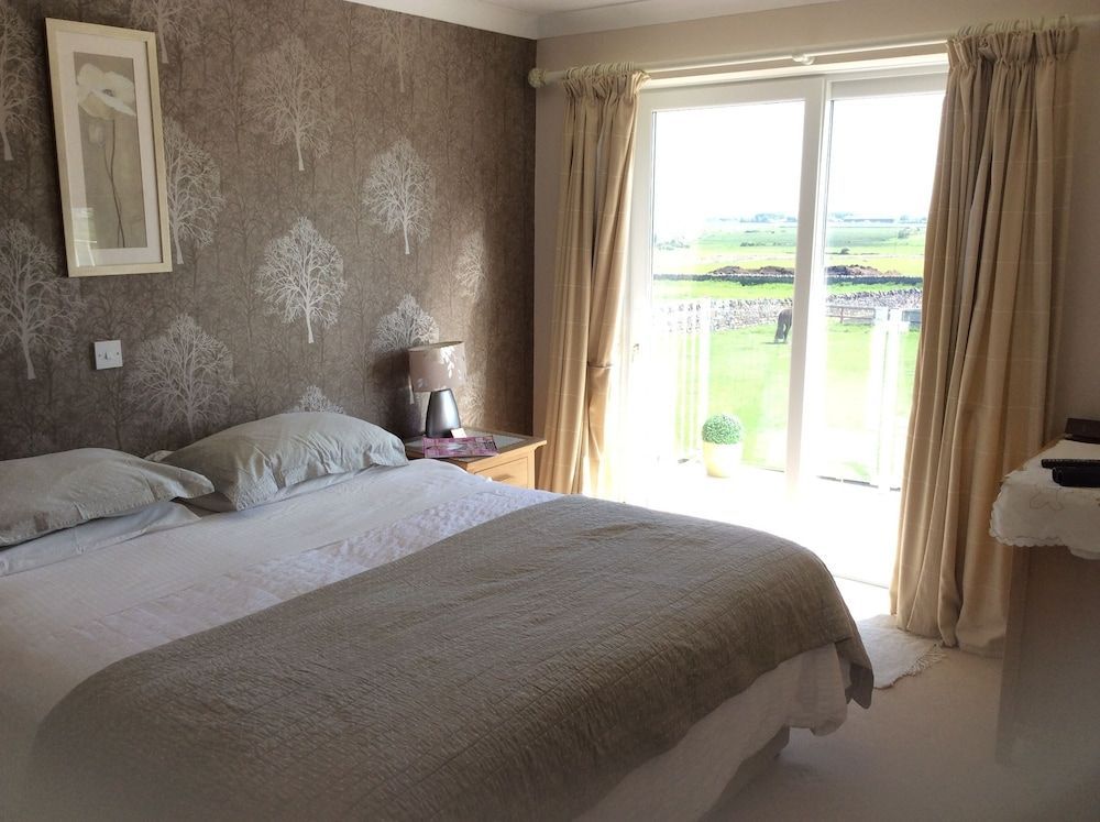 Springwood Room Only Accommodation 2