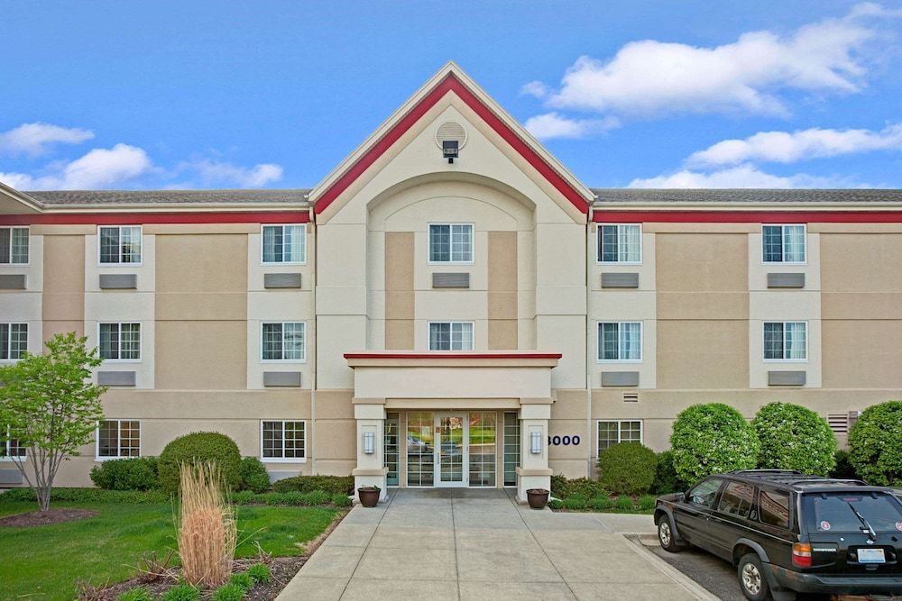 MainStay Suites Northbrook Wheeling 1