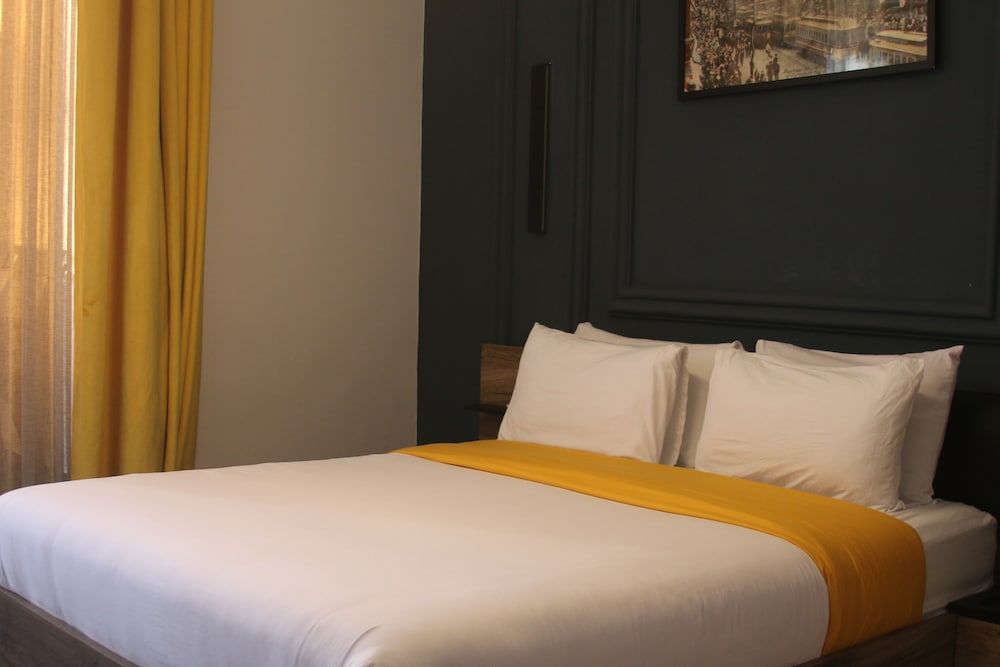 The Hotel Syracuse 1