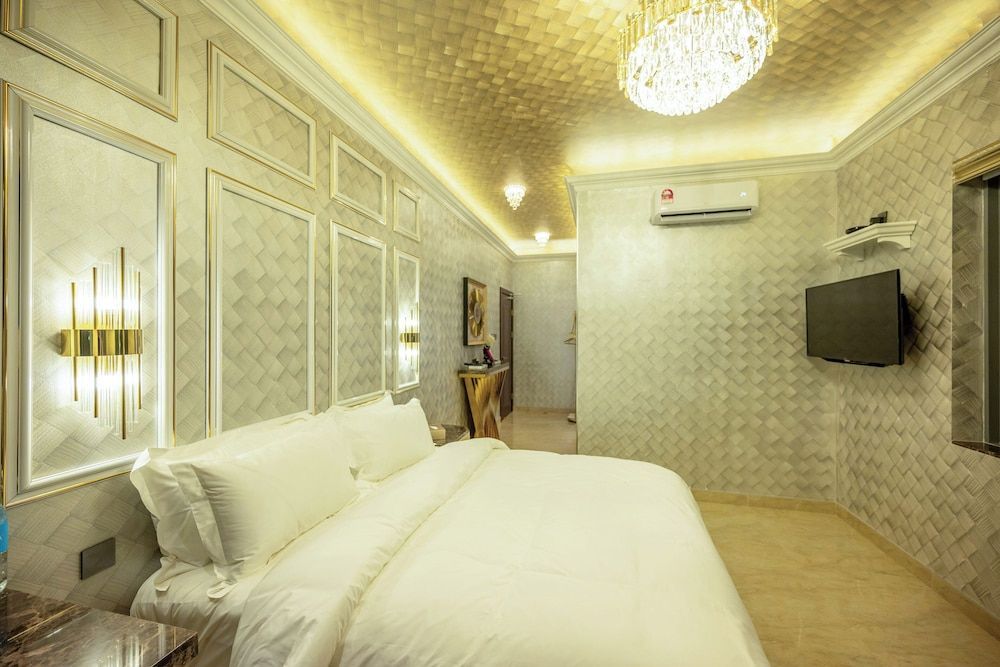Ritz Residence - A Member of The Luxury Hotel Group 2