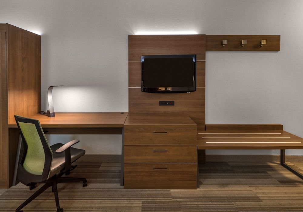 Holiday Inn Express & Suites CARSON CITY by IHG 2
