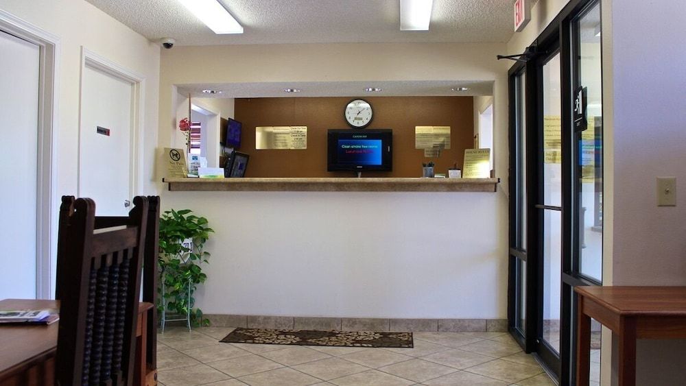 Carom Inn Denham Springs-Baton Rouge 2