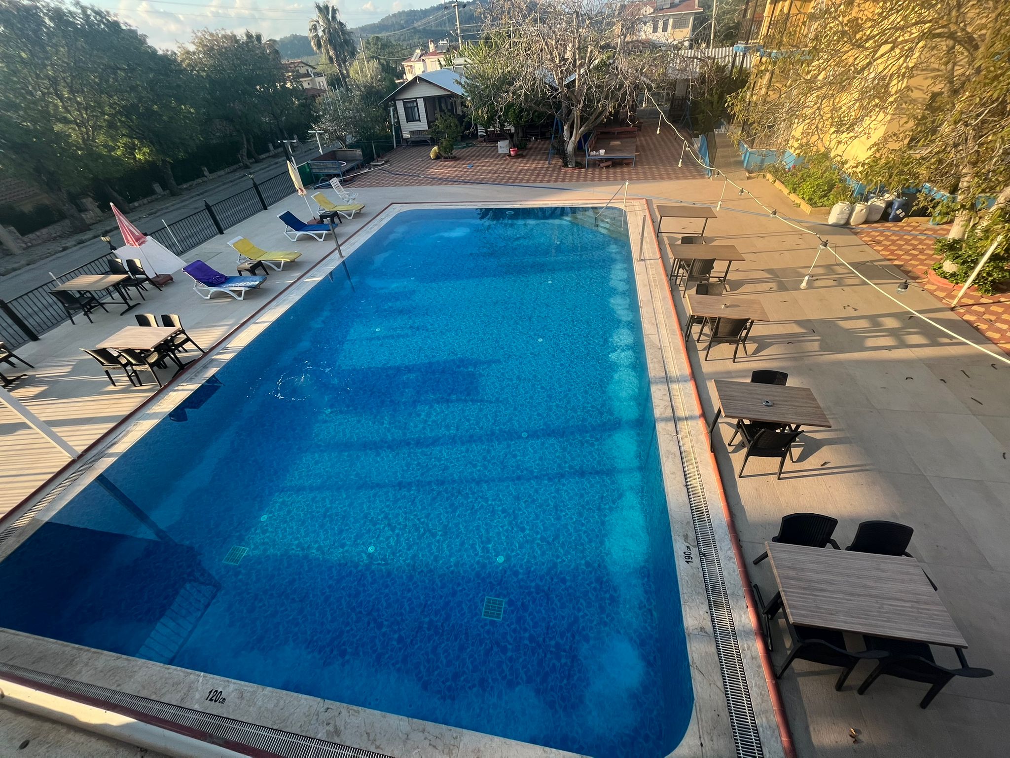 Happy Nur Hotel 1