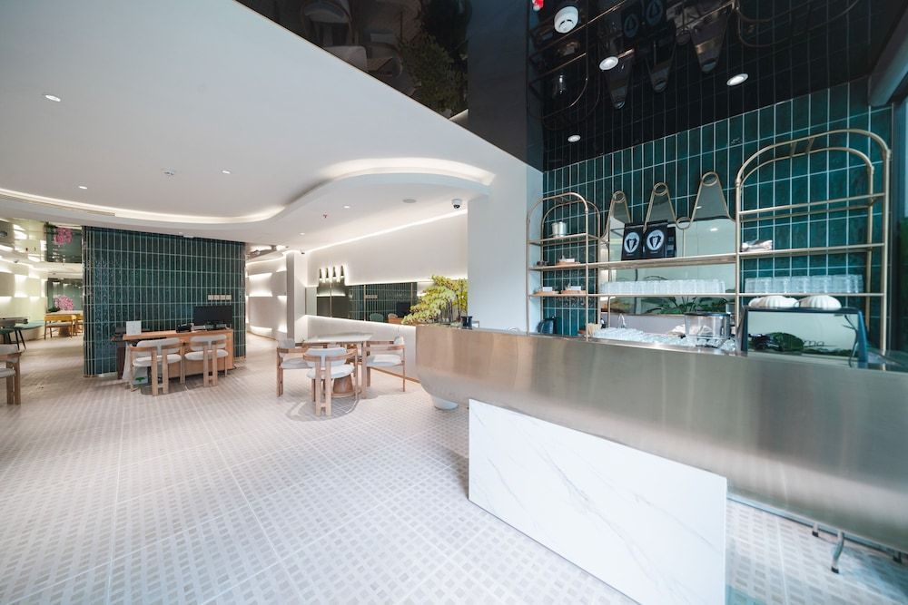 IconSphere Hotel 2