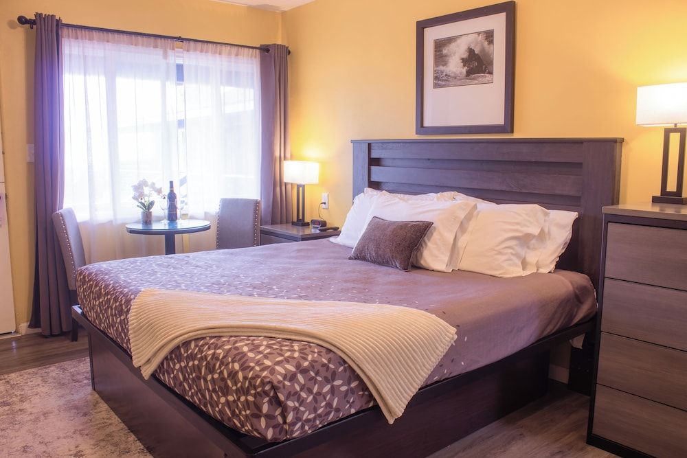 Carmel Wayfarer Inn 1
