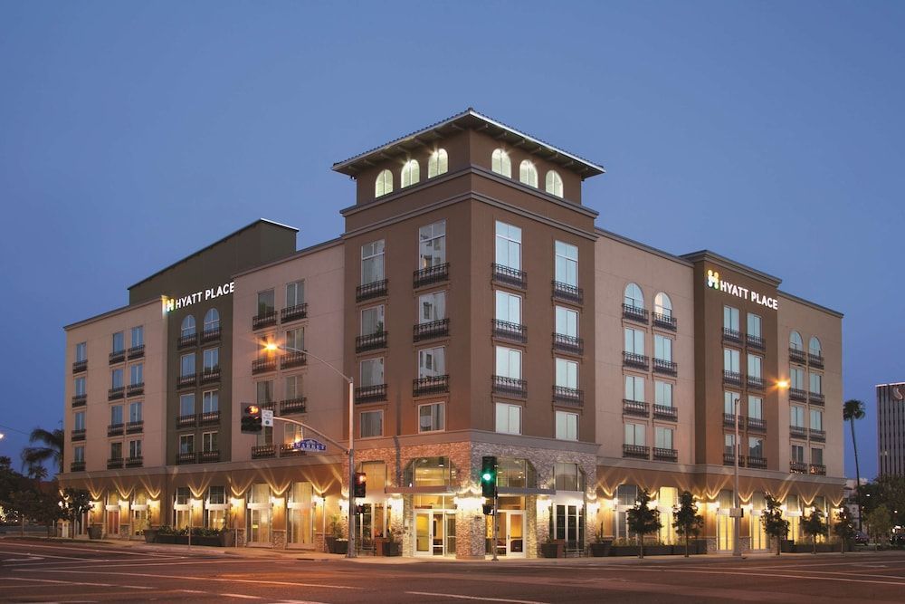 Hyatt Place Riverside Downtown 1