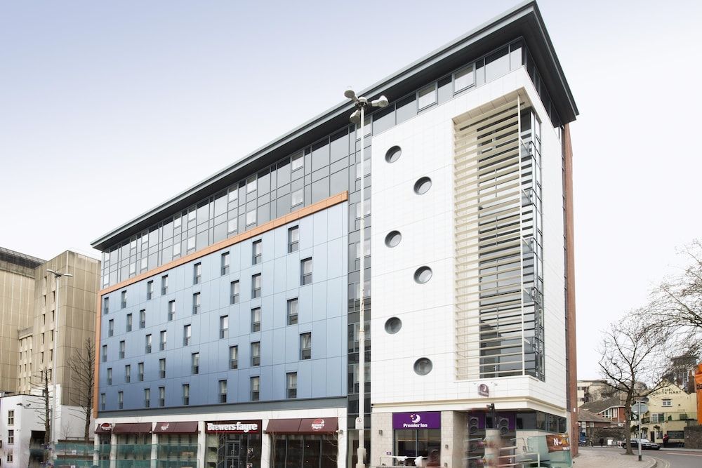 Premier Inn Bristol Cc - Lewins Mead 1