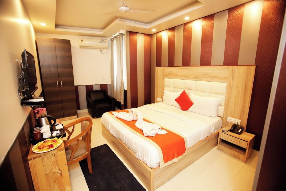 The Lohmod Hotel Delhi Airport 1