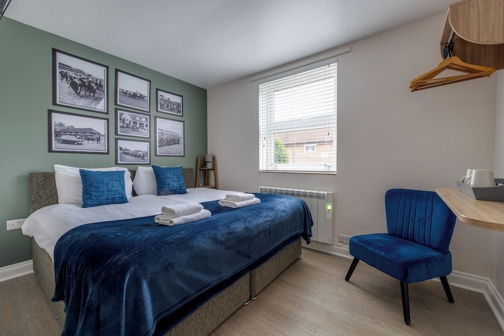 Stableside Hostel at York Racecourse 2