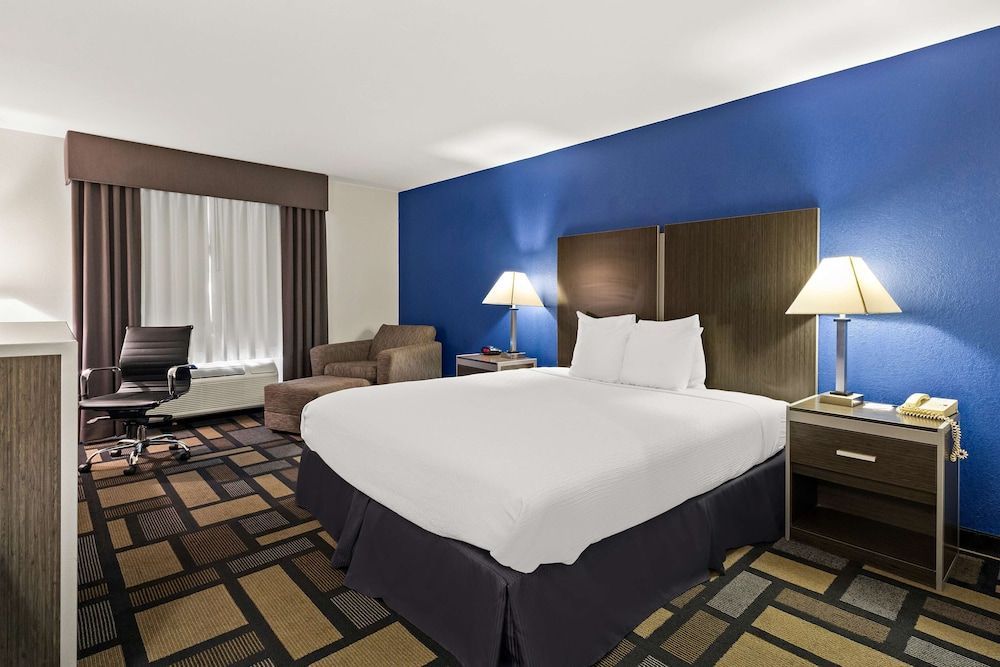 Best Western Galleria Inn & Suites 1