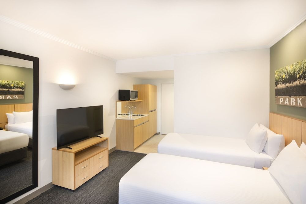 Mercure Melbourne Southbank 2
