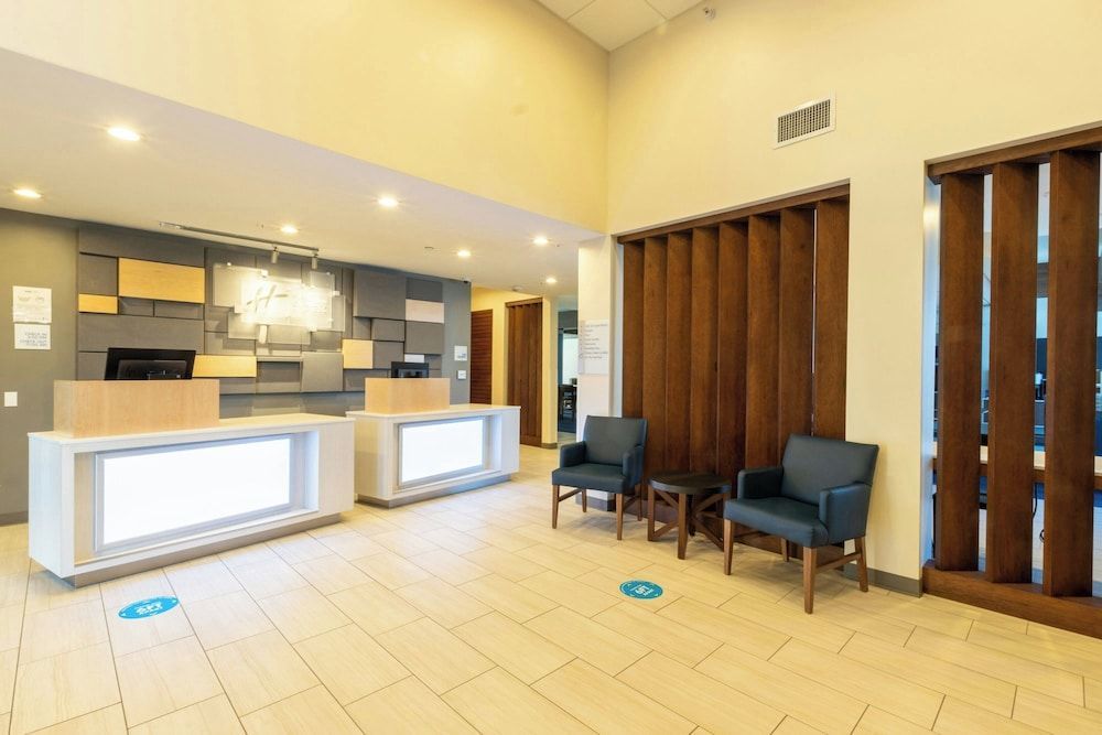 Holiday Inn Express ANAHEIM WEST by IHG 2