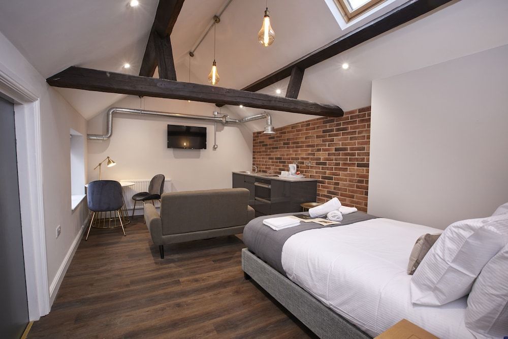 Three Cranes Serviced Apartments 1
