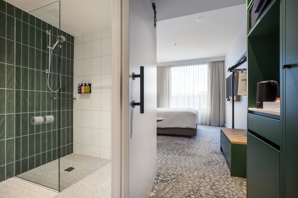 Holiday Inn DANDENONG by IHG 1
