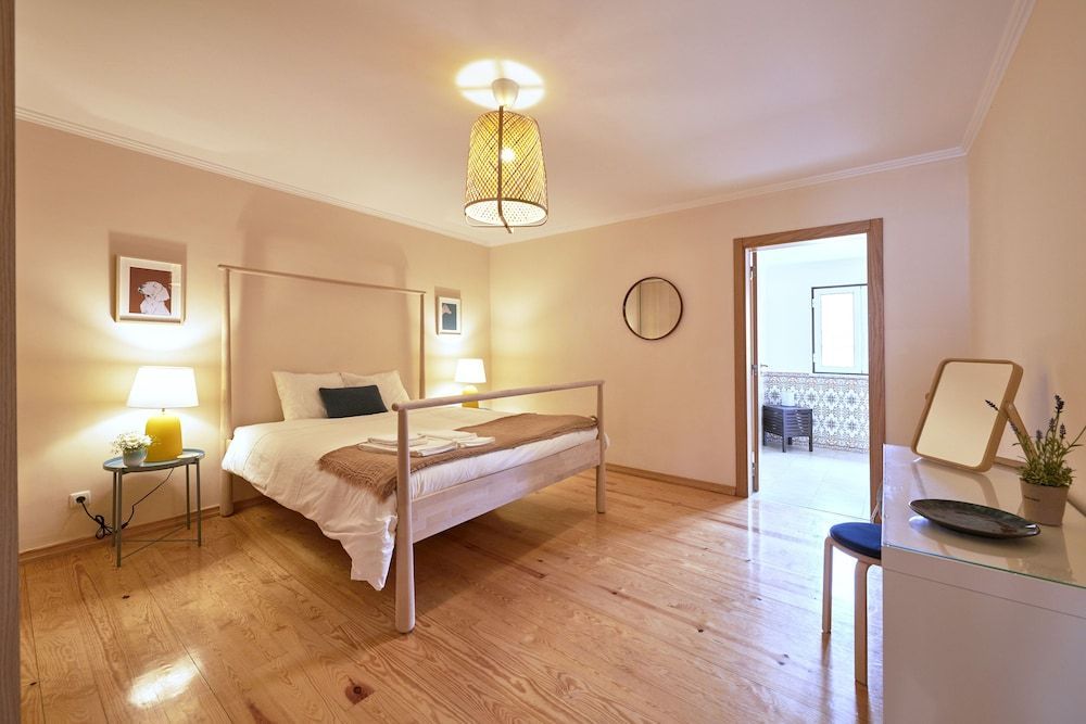 Renovated and Spacious Duplex Apartment With Patio, By TimeCooler 1