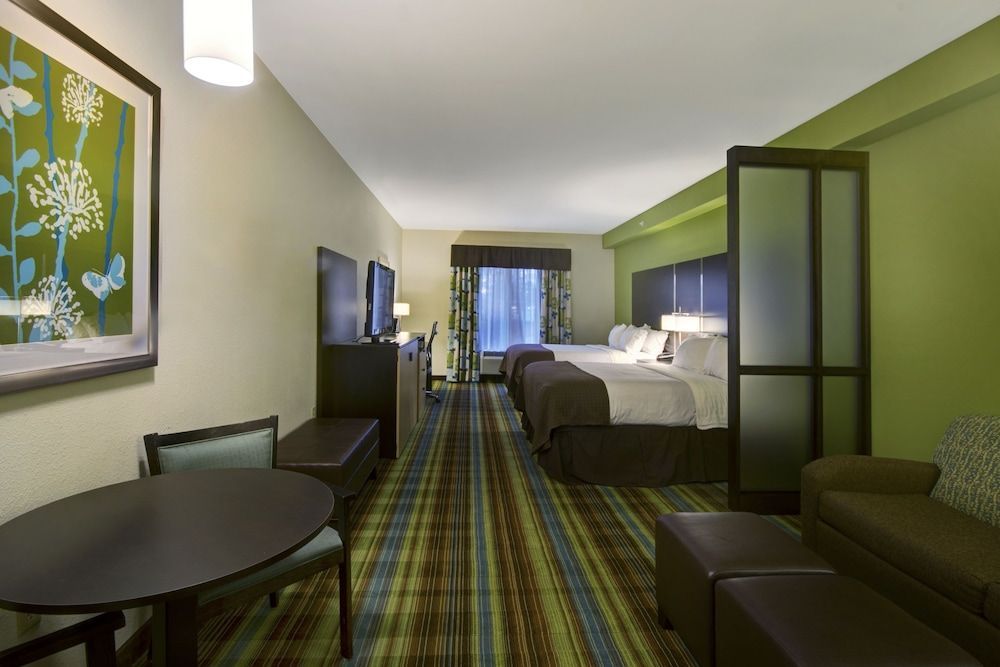 Holiday Inn CHRISTIANSBURG BLACKSBURG by IHG 2