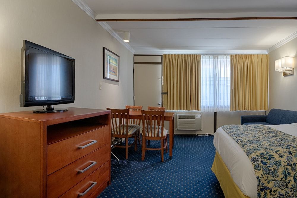 The Spinnaker Hotel 2