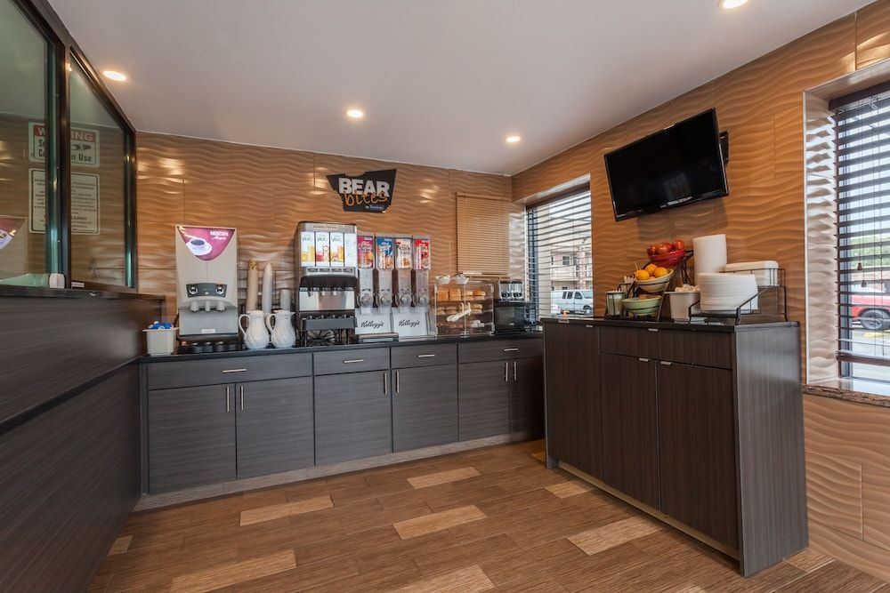 Travelodge by Wyndham South Hackensack 2