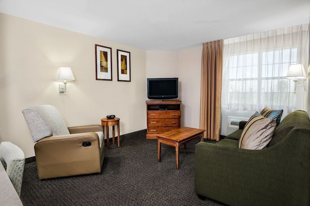 Candlewood Suites GALVESTON by IHG 2