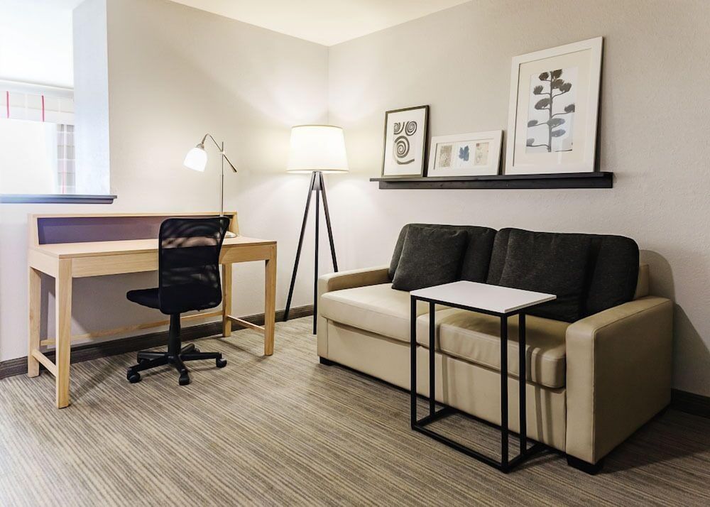Country Inn & Suites by Radisson, Appleton Airport - Fox River Mall Area 2