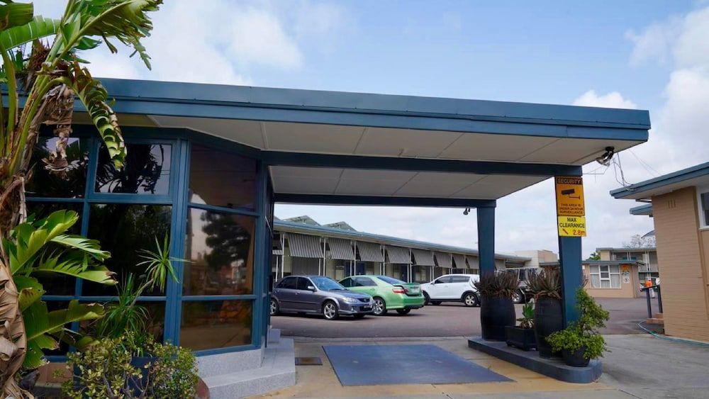 Country Motor Inn 1