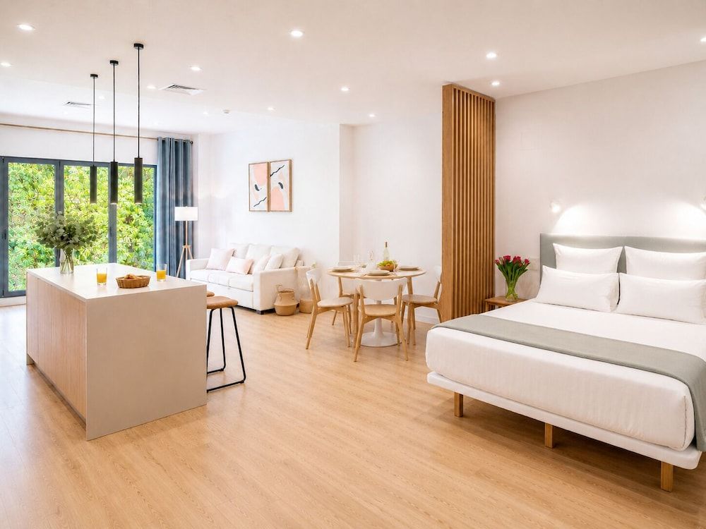 Paseo Suites Hotel 1