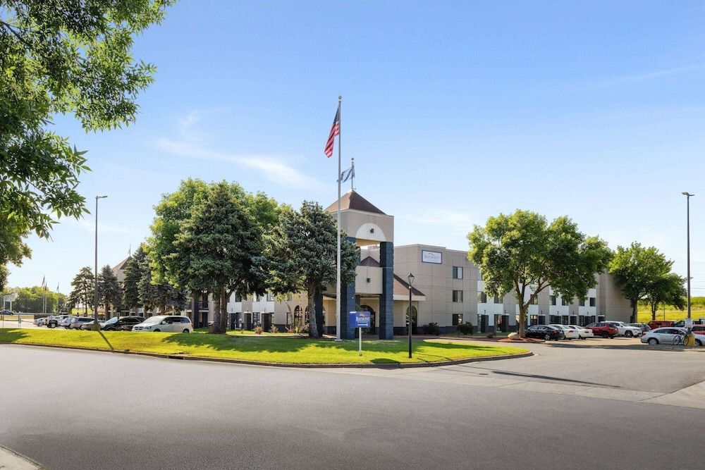 Baymont by Wyndham Shakopee 1