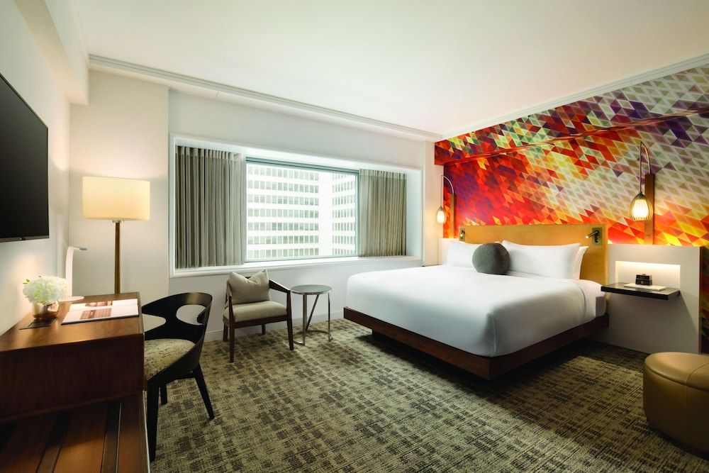 Fairmont The Queen Elizabeth 1