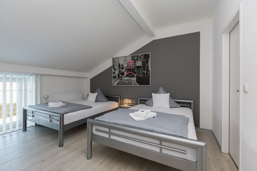 Hotel Rühen, 24 Stunden Check in, Küche, kostenfreie Parkplätze 1