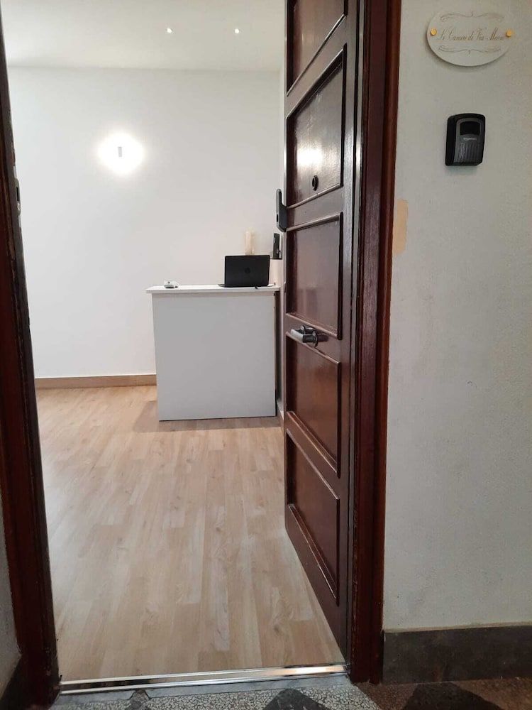 Via Salvatore Meccio 1